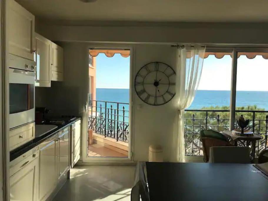 Victoria Bilocale Centro Citta E Vista Mare Menton Exterior foto